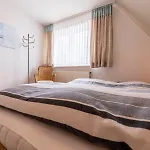 Luv Und Lee - Ueber Dem Apartman