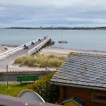 Luv Und Lee - Ueber Dem Apartman